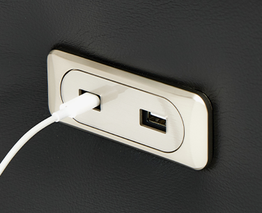 USB-A & USB-C Ports